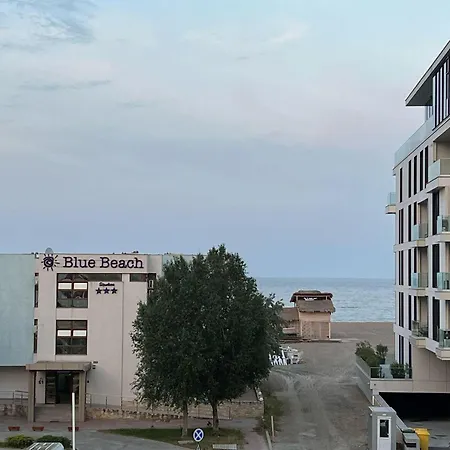 Playa 3 Apartment *